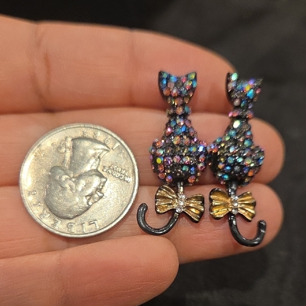 Betsey Johnson Multicolor Cat Earrings with Gold Bows - Picture 3 of 3